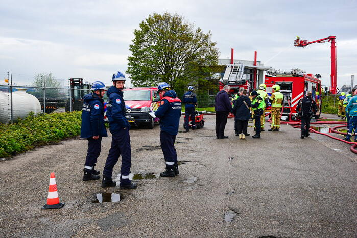 NL-alert afgegeven voor grote brand in industriepand